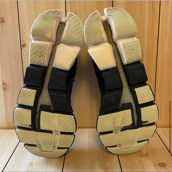 On Cloud Running Shoe - Womens Size 7 - Picture 6 of 6